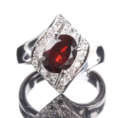 【雅紅珠寶】維多利亞天然2克拉石榴石戒只-活圍設計