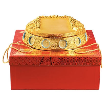 一個紫南宮發財金雞底座, 還有一個精美紫南宮發財禮盒